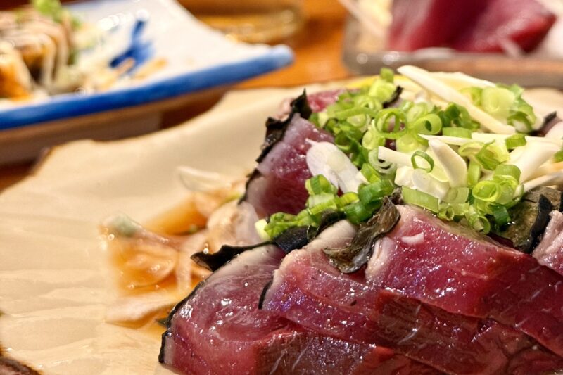 居酒屋『源』のカツオとビール